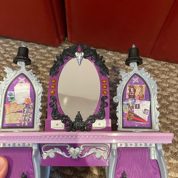Ever after high vanity set - Picture 4 of 4